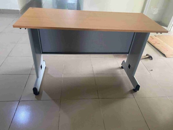 Bàn làm việc chân sắt TAB-12-06I siêu chắc bền ổn định ngàn năm- Chính hãng Xuân Hoà - Ảnh 2