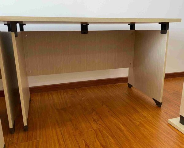 Bàn văn phòng AT120SK giảm 20% áp lực công việc