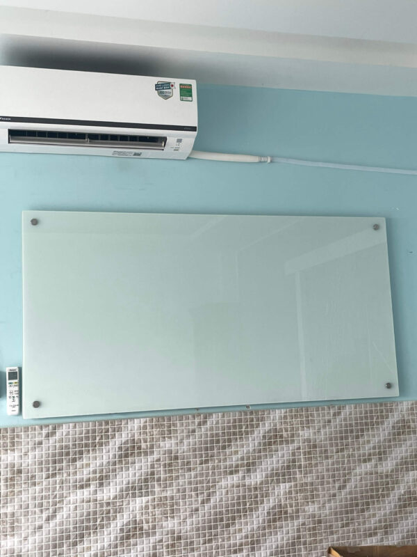 Bảng kính viết bút lông BBT12 lướt nhẹ êm ru viết mọi ước mơ - Ảnh 5