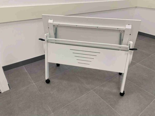 Bàn có bánh xe BHL12B góc làm việc ở mọi nơi trong 1s - Ảnh 3