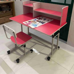 Bàn học sinh Xuân Hòa BHS-1307 bé ngồi là mê ngay