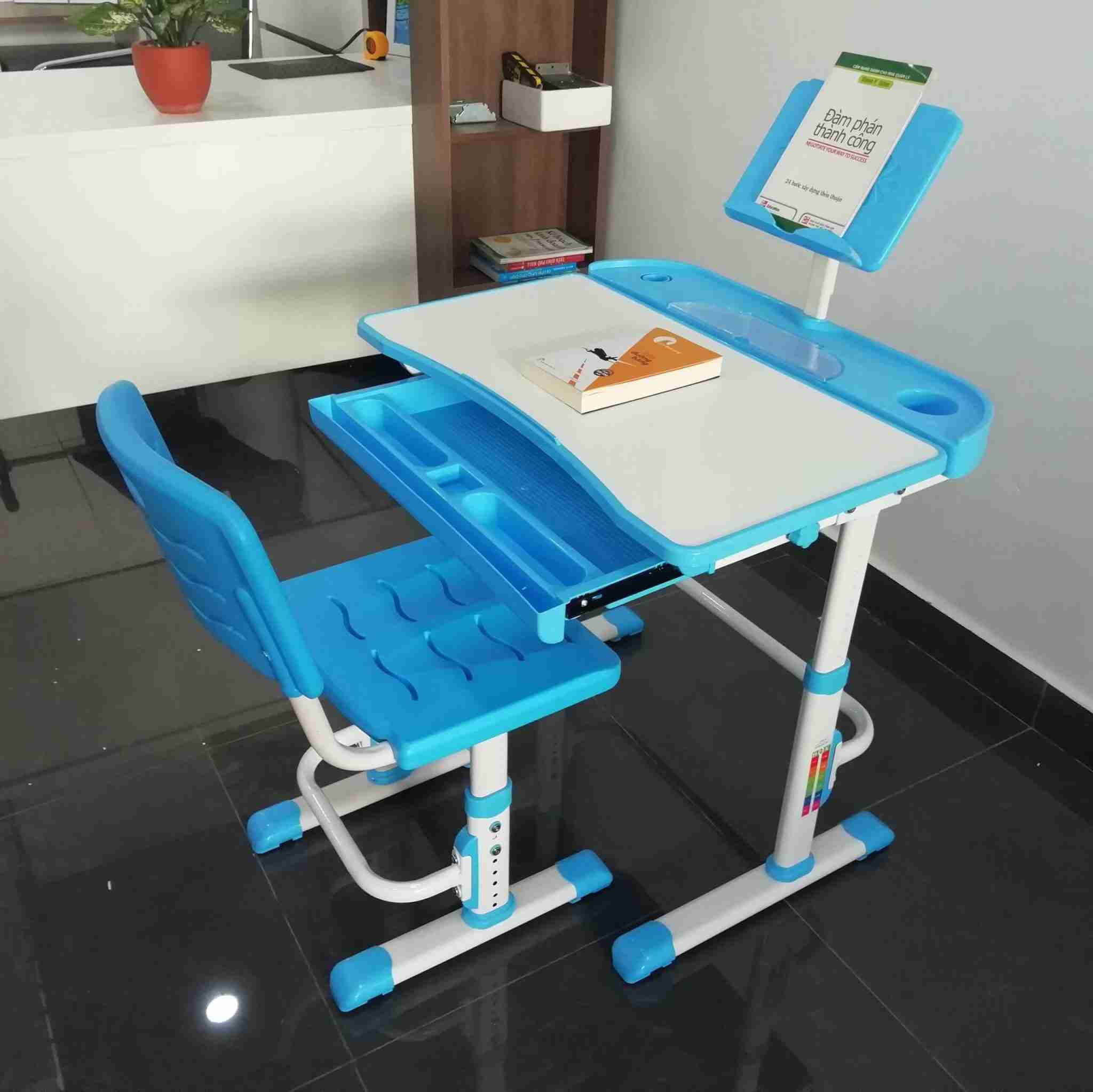 Bàn ghế học sinh LT01 con khỏe tư tuy tốt bố mẹ vui