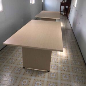 Bàn họp gỗ LBH189 giảm nhẹ căng thẳng họp thêm vui