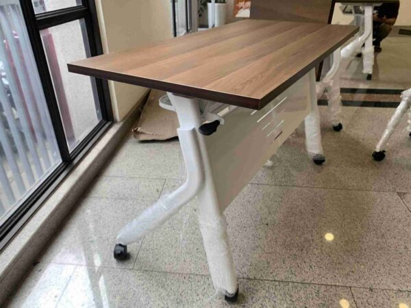 Bàn có bánh xe BHL12B góc làm việc ở mọi nơi trong 1s - Ảnh 2