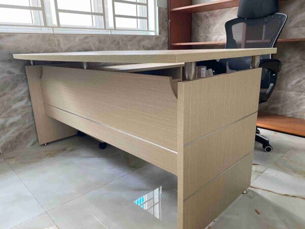 Bàn trưởng phòng đẹp BHR1890TP mặt cong mềm mại say lòng người - Ảnh 3