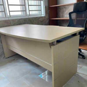 Bàn trưởng phòng đẹp BHR1890TP mặt cong mềm mại say lòng người