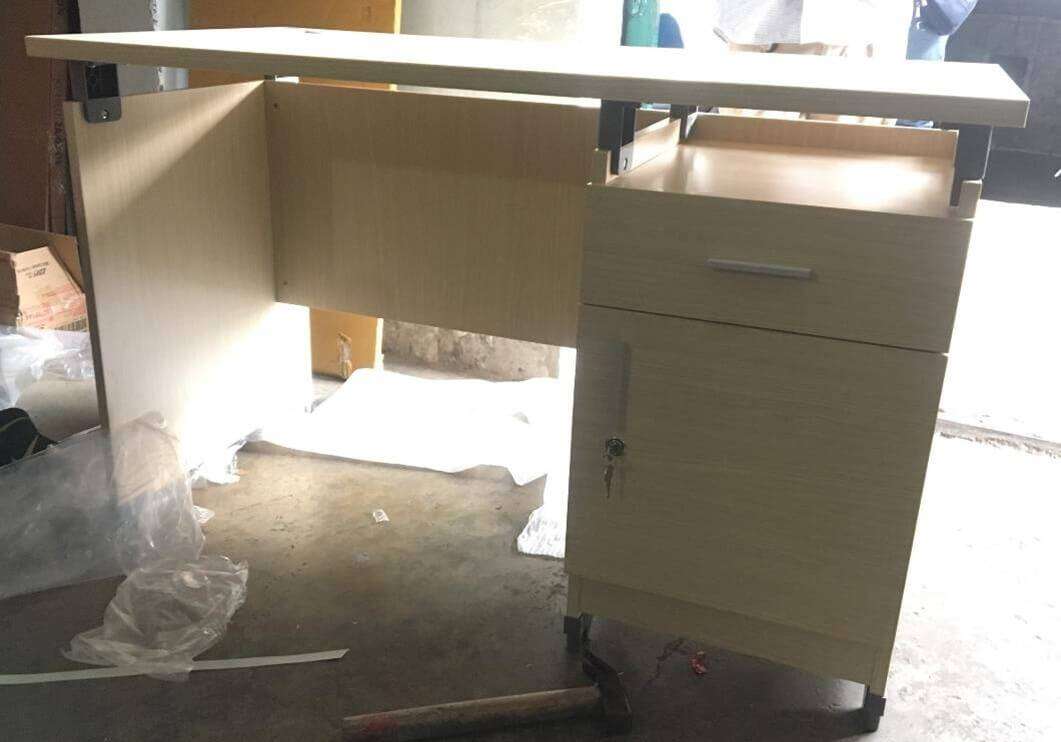 Bàn văn phòng đẹp BVP-4S15HB sang mịn làm việc thêm nhẹ nhàng - Ảnh 3