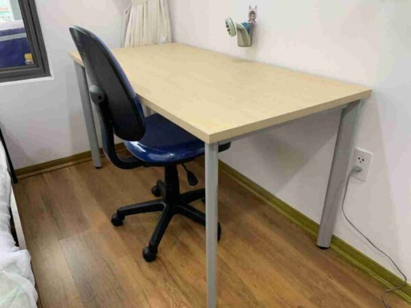 Bàn làm việc oval người bạn đồng hành trung thành